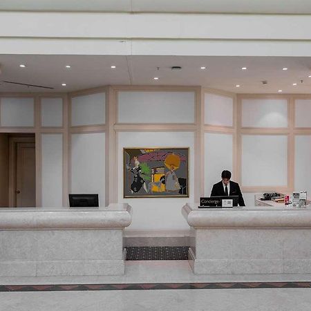 Moevenpick Hotel Tasjkent Buitenkant foto
