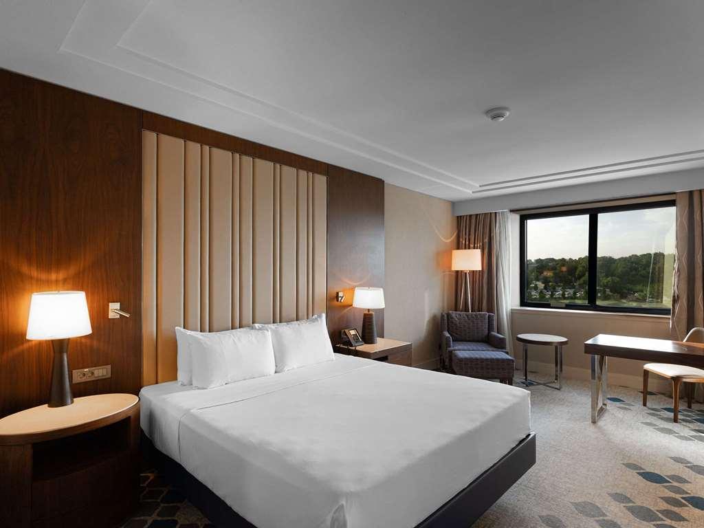 Moevenpick Hotel Tasjkent Kamer foto