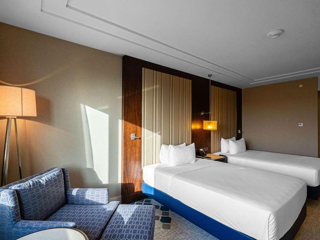 Moevenpick Hotel Tasjkent Kamer foto