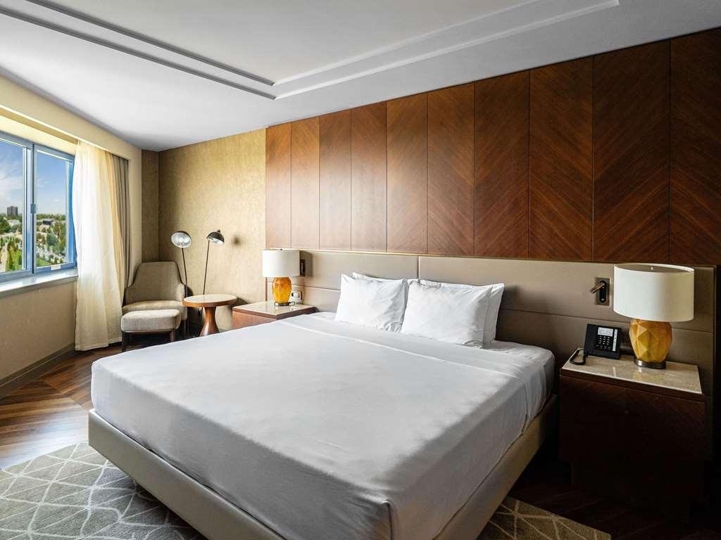 Moevenpick Hotel Tasjkent Kamer foto