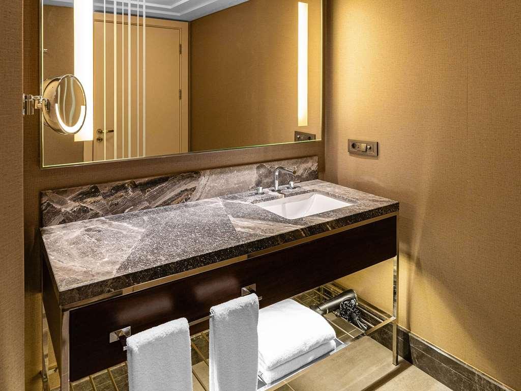 Moevenpick Hotel Tasjkent Kamer foto