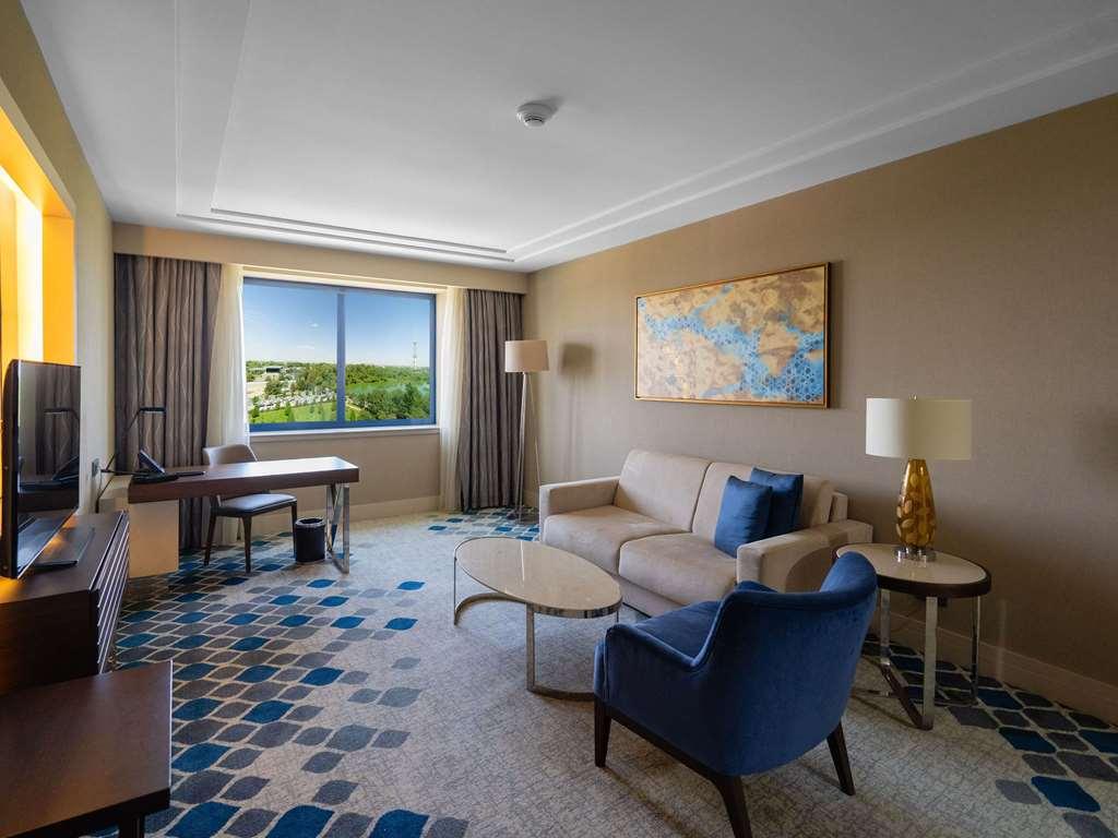 Moevenpick Hotel Tasjkent Kamer foto