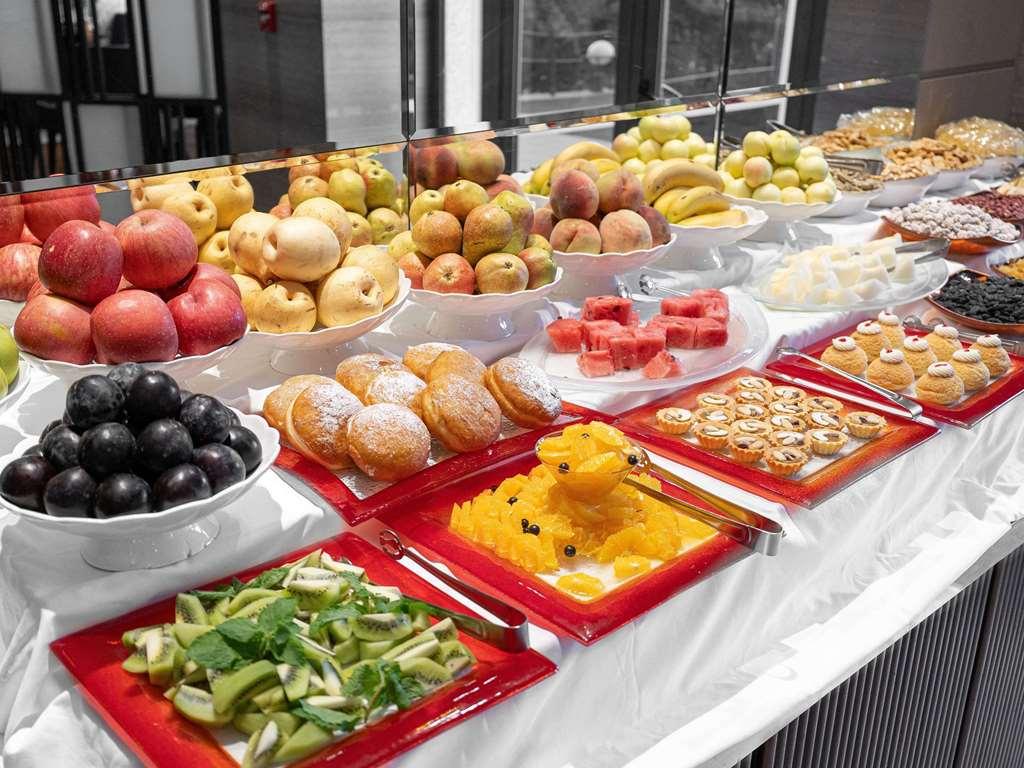 Moevenpick Hotel Tasjkent Restaurant foto
